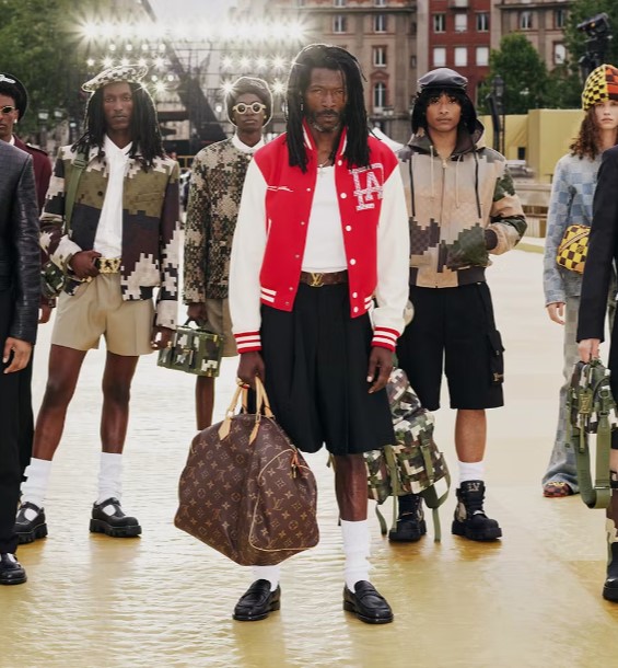 [해외 리포트] 중국 불황?! 세컨핸드~그레이 마켓 부밍 702-Image